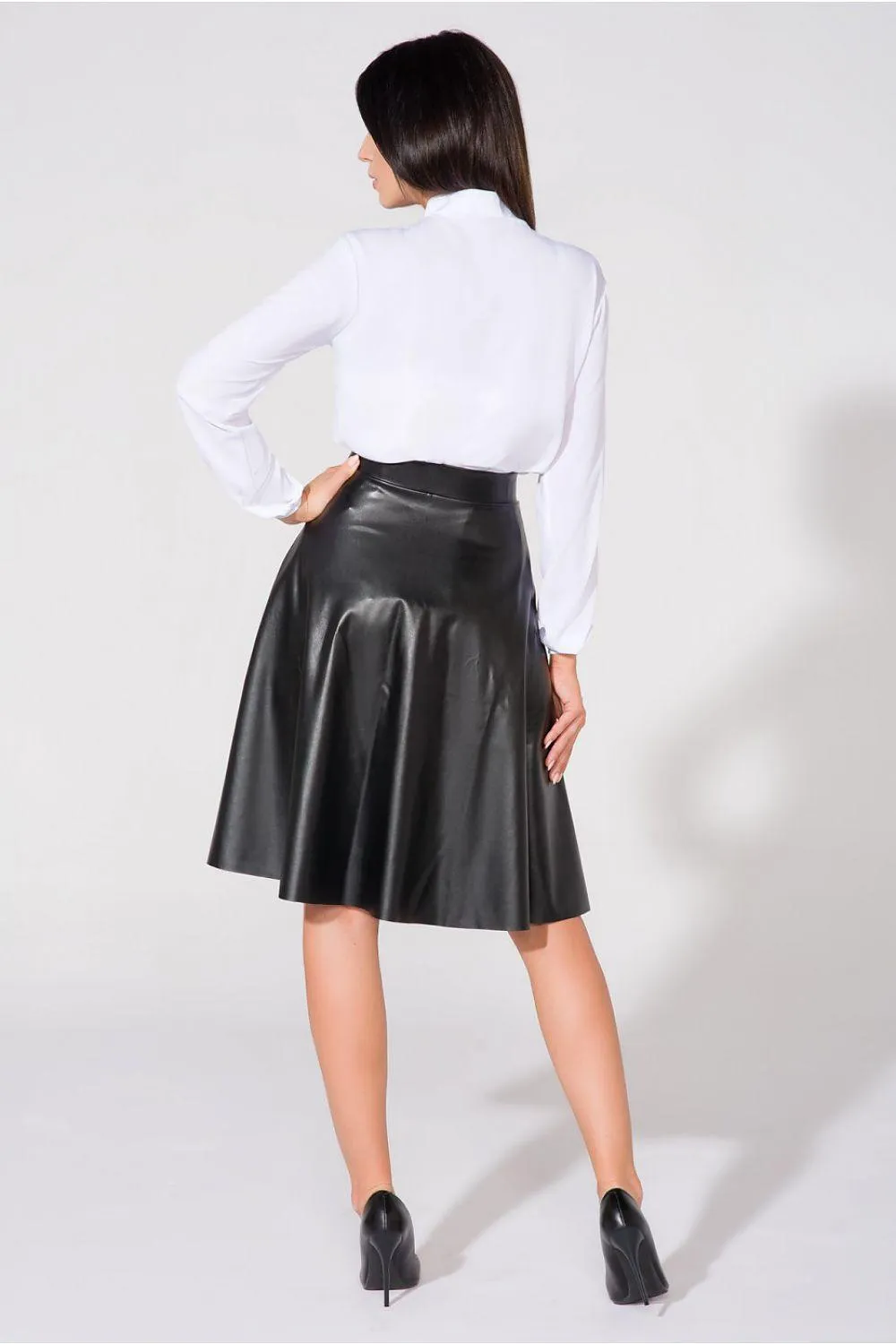 Elegant Bow-Detail Stand-Up Collar Blouse for Timeless Style